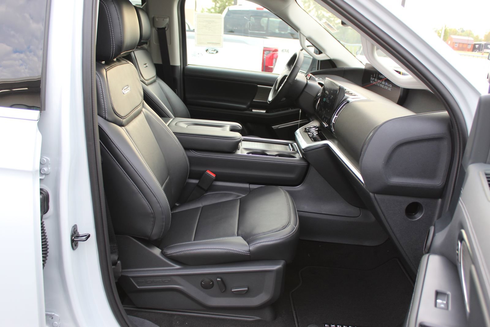 New 2025 Ford Expedition Max Platinum w/ Driver's Package image 12