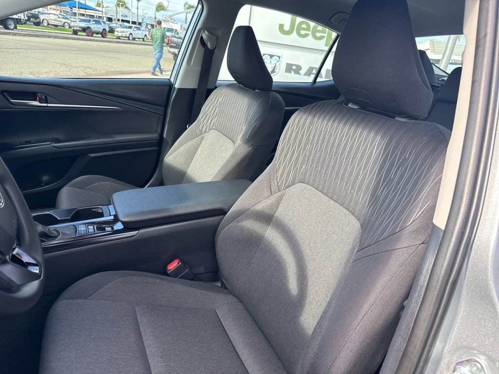 Used 2025 Toyota Camry LE image 18