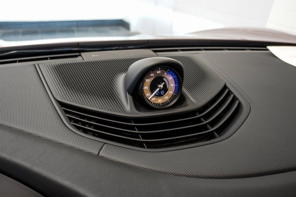 Used 2023 Porsche Taycan 4S w/ Premium Package image 39