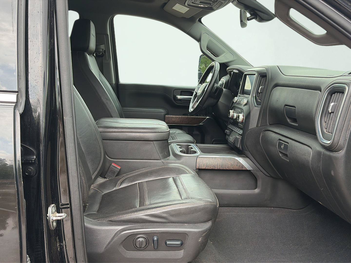 Used 2023 GMC Sierra 3500 Denali AWD/4WD image 21