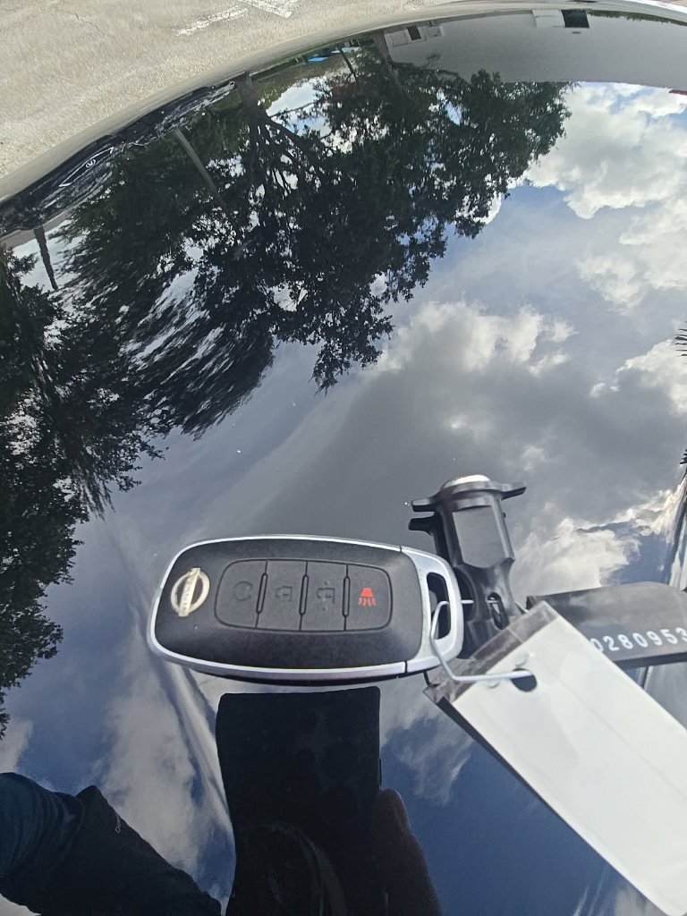Used 2023 Nissan Kicks SR w/ SR Premium Package FWD image 40