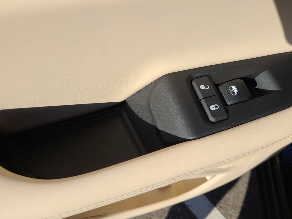 New 2025 Jeep Grand Cherokee Limited w/ Luxury Tech Group II image 14