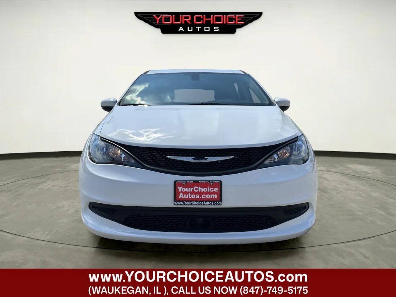 Used 2022 Chrysler Voyager LX FWD image 9