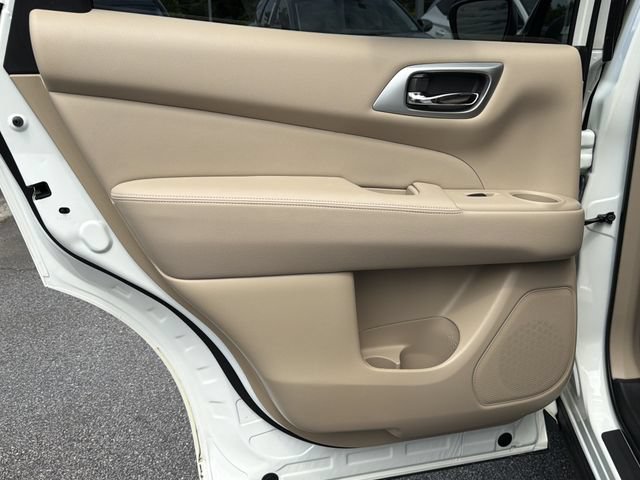 Used 2020 Nissan Pathfinder Platinum AWD/4WD image 22