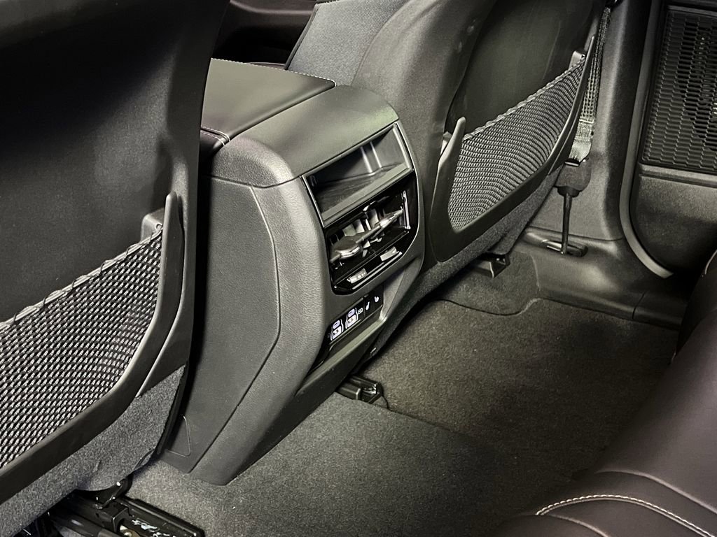 New 2025 Jeep Grand Cherokee Limited w/ Black Appearance Package image 31