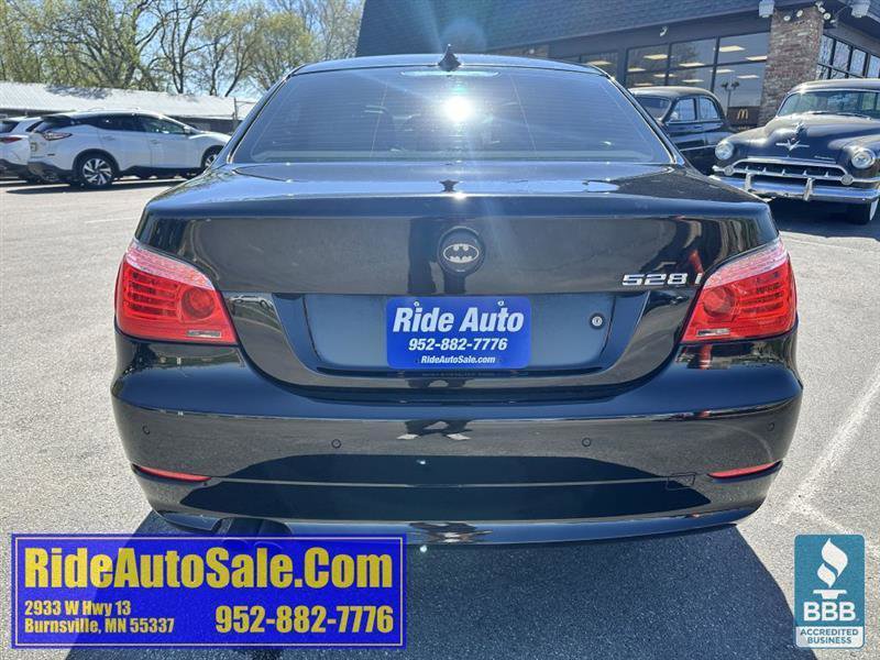 Used 2009 BMW 528i xDrive Sedan AWD/4WD image 5