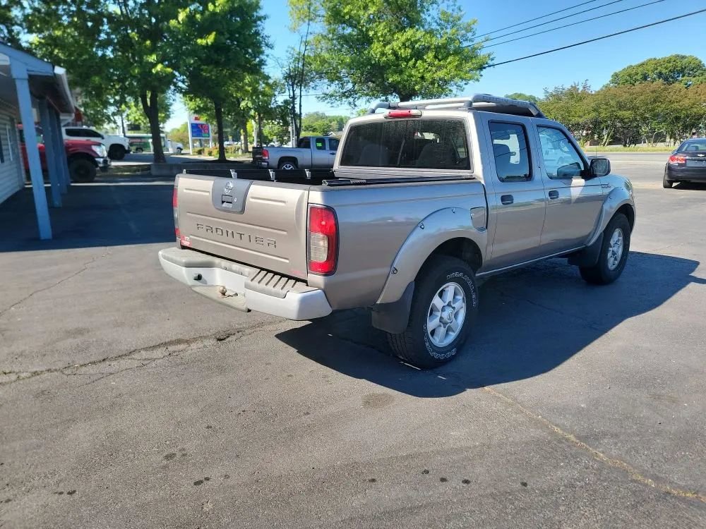 Used 2004 Nissan Frontier S/C AWD/4WD image 5