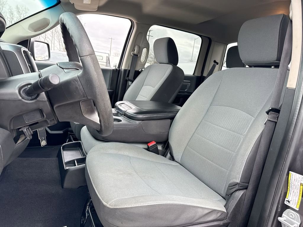 Used 2022 RAM 1500 Classic SLT RWD image 11