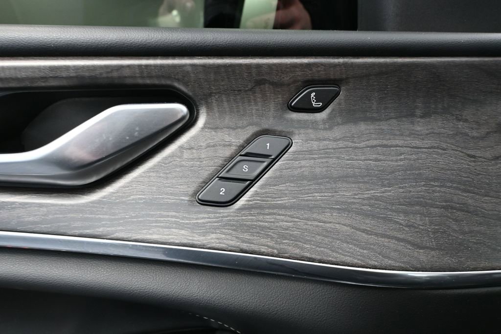 Used 2021 Jeep Grand Cherokee L Overland w/ Advanced Protech Group III image 23