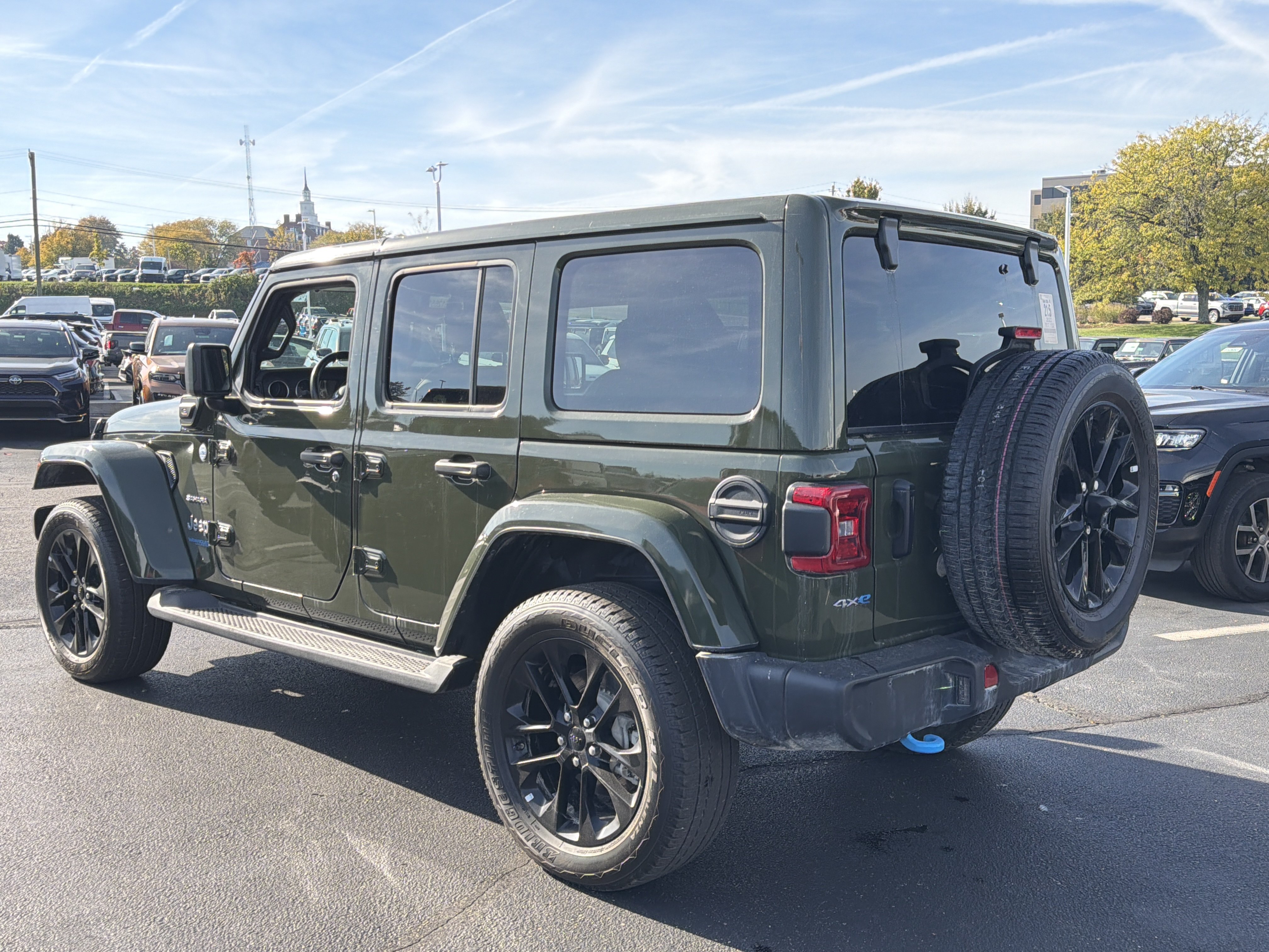 Certified 2022 Jeep Wrangler Unlimited Sahara w/ Cold Weather Group AWD/4WD image 7