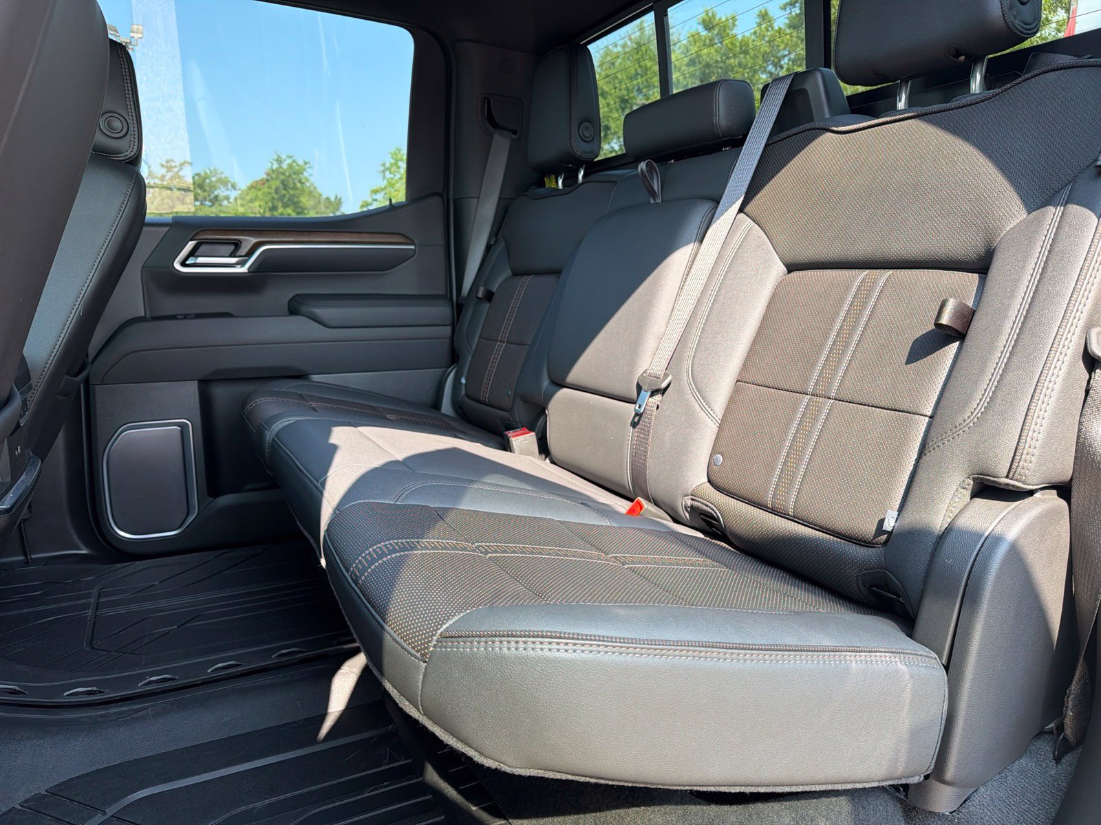 Used 2026 Chevrolet Silverado 1500 High Country w/ High Country Premium Package AWD/4WD image 12