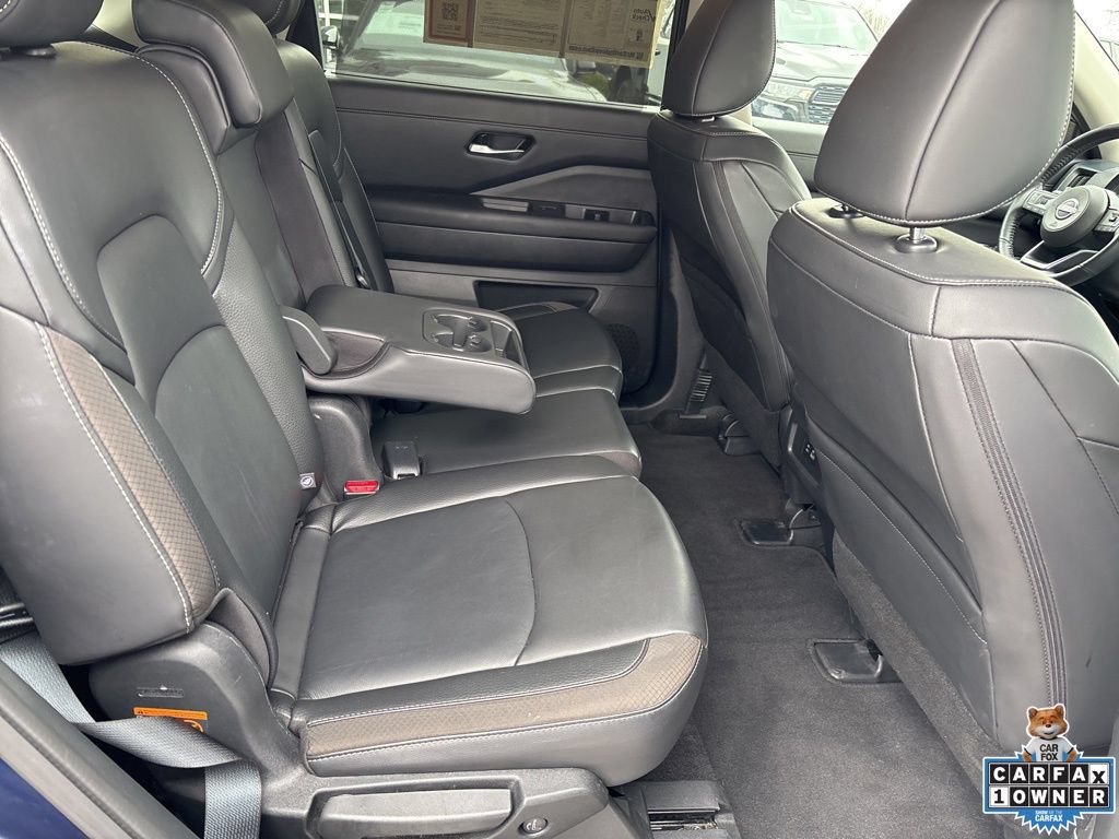 Used 2025 Nissan Pathfinder SL FWD image 49