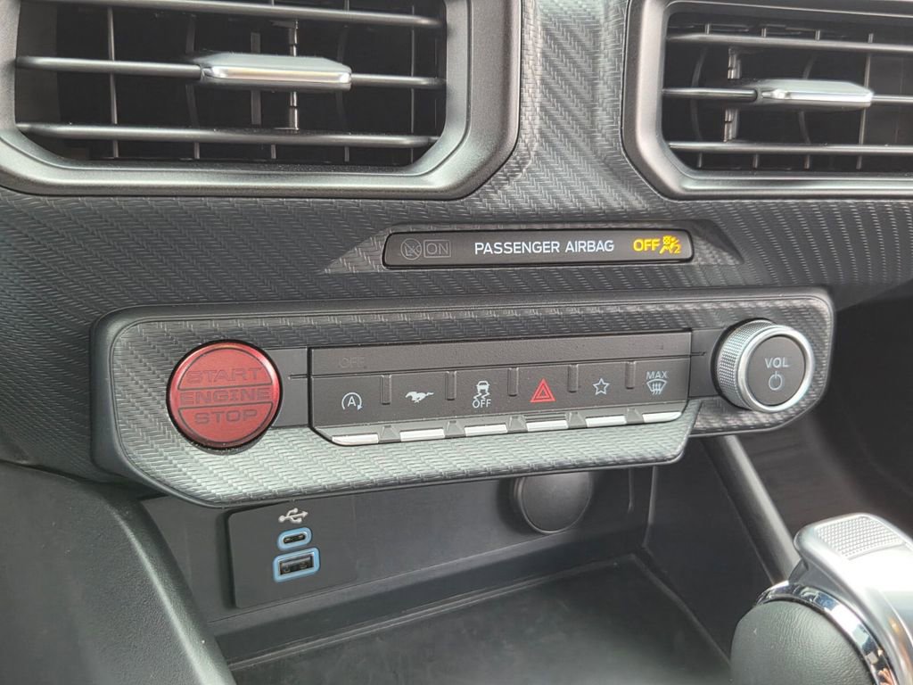 Used 2025 Ford Mustang Coupe image 16