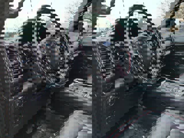 Used 2021 Ford Expedition Limited image 16