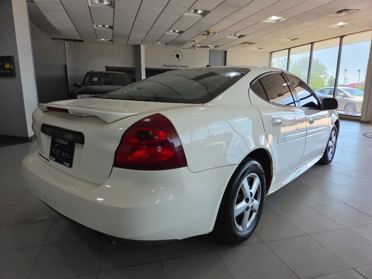 Used 2008 Pontiac Grand Prix w/ Premium Package FWD image 7
