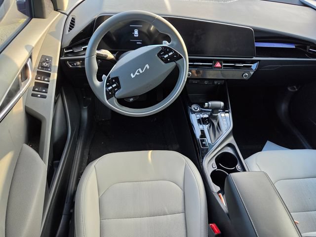 Used 2024 Kia Niro EX FWD image 11