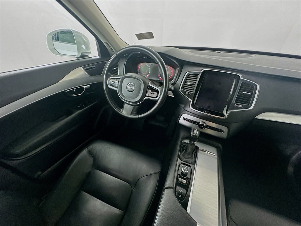 Used 2016 Volvo XC90 T5 Momentum image 9