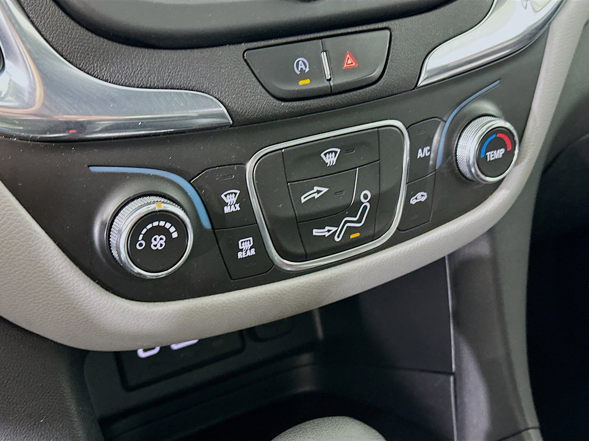 Used 2023 Chevrolet Equinox LS image 22