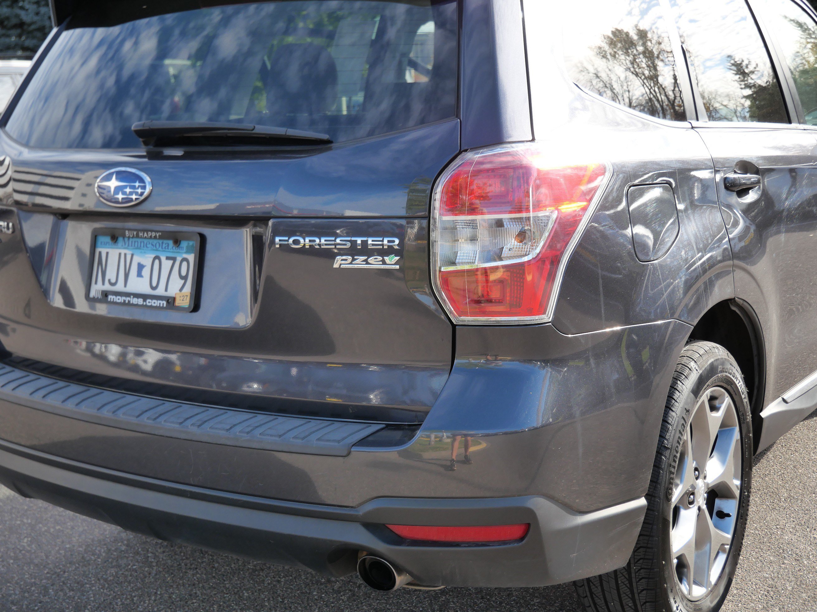 Used 2015 Subaru Forester 2.5i Touring w/ Eyesight & Navigation System AWD/4WD image 17