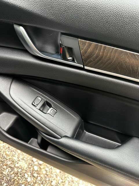 Used 2018 Honda Accord Touring image 20