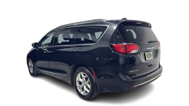 Used 2019 Chrysler Pacifica Touring-L Plus w/ Tire & Wheel Group FWD image 4