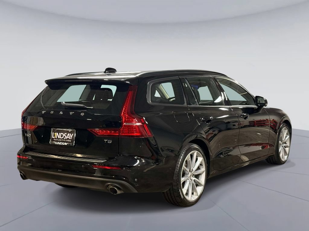 Used 2020 Volvo V60 T5 Momentum FWD image 10