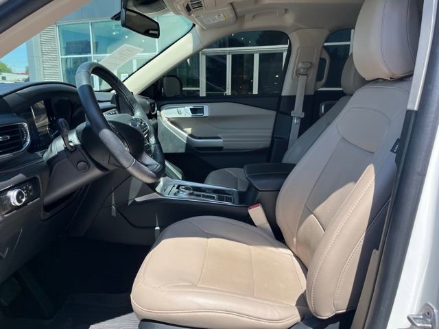 Used 2022 Ford Explorer Limited w/ Equipment Group 301A image 5