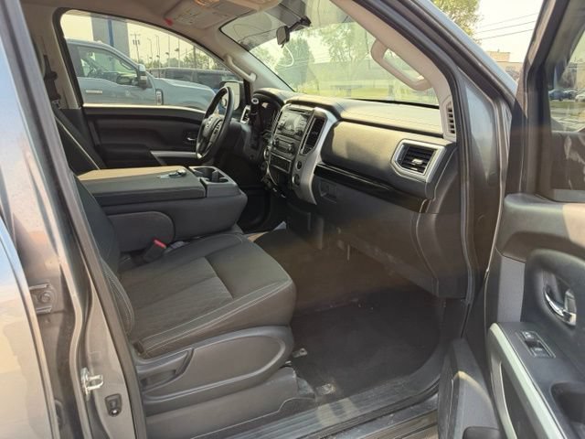 Used 2017 Nissan Titan S AWD/4WD image 15