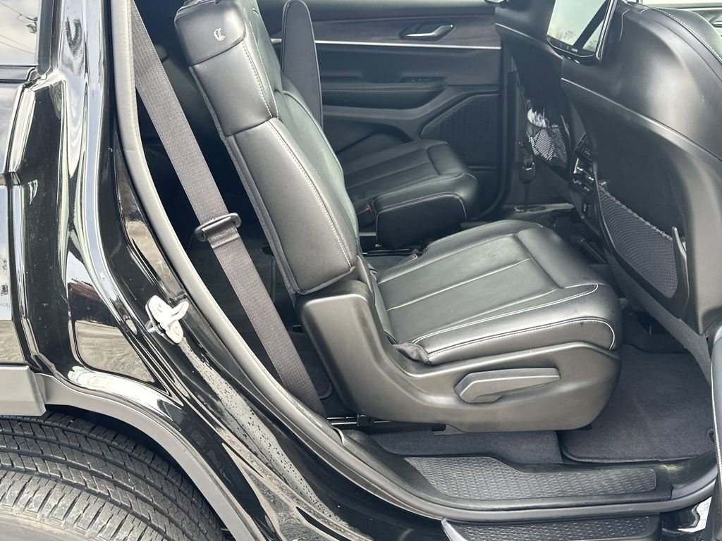 Used 2023 Jeep Grand Cherokee L Limited w/ Rear Seat Video Group I image 16