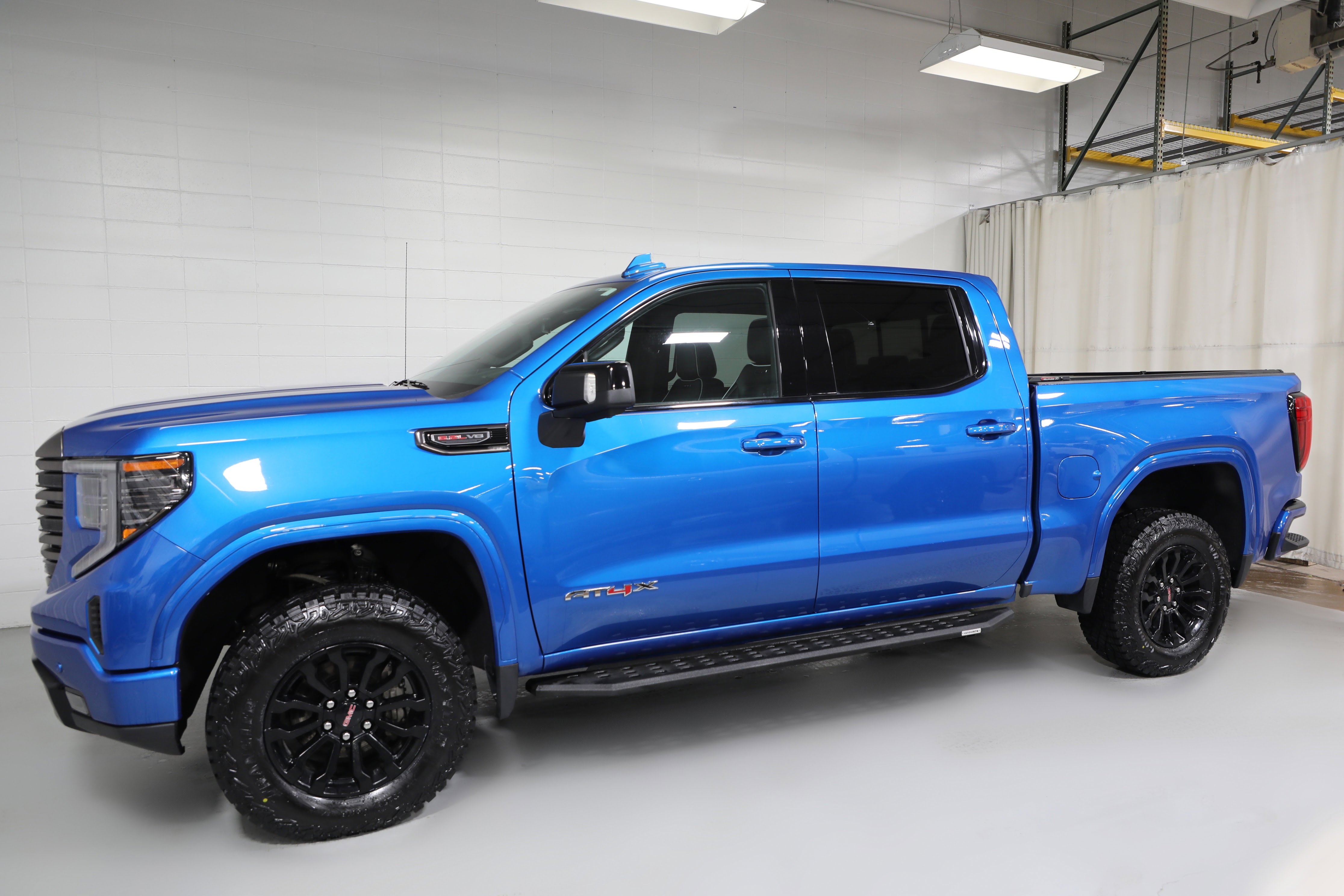 Used 2022 GMC Sierra 1500 AT4X image 18