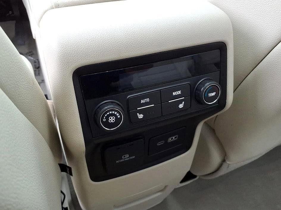 Used 2023 GMC Acadia Denali w/ Denali Ultimate Package AWD/4WD image 27