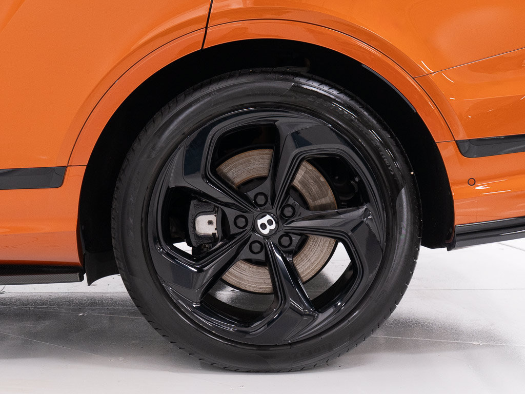 Certified 2022 Bentley Bentayga AWD/4WD image 44