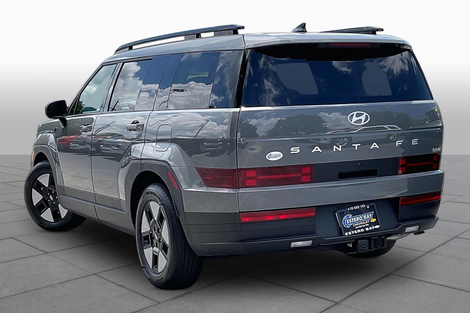 Used 2024 Hyundai Santa Fe SEL FWD image 12