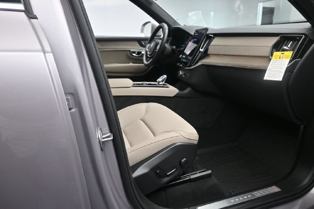 Used 2026 Volvo XC90 B6 Plus AWD/4WD image 30