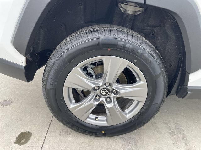 Used 2024 Toyota RAV4 XLE FWD image 32