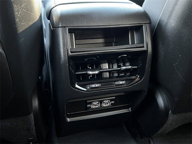 Used 2023 Jeep Grand Cherokee Laredo image 31