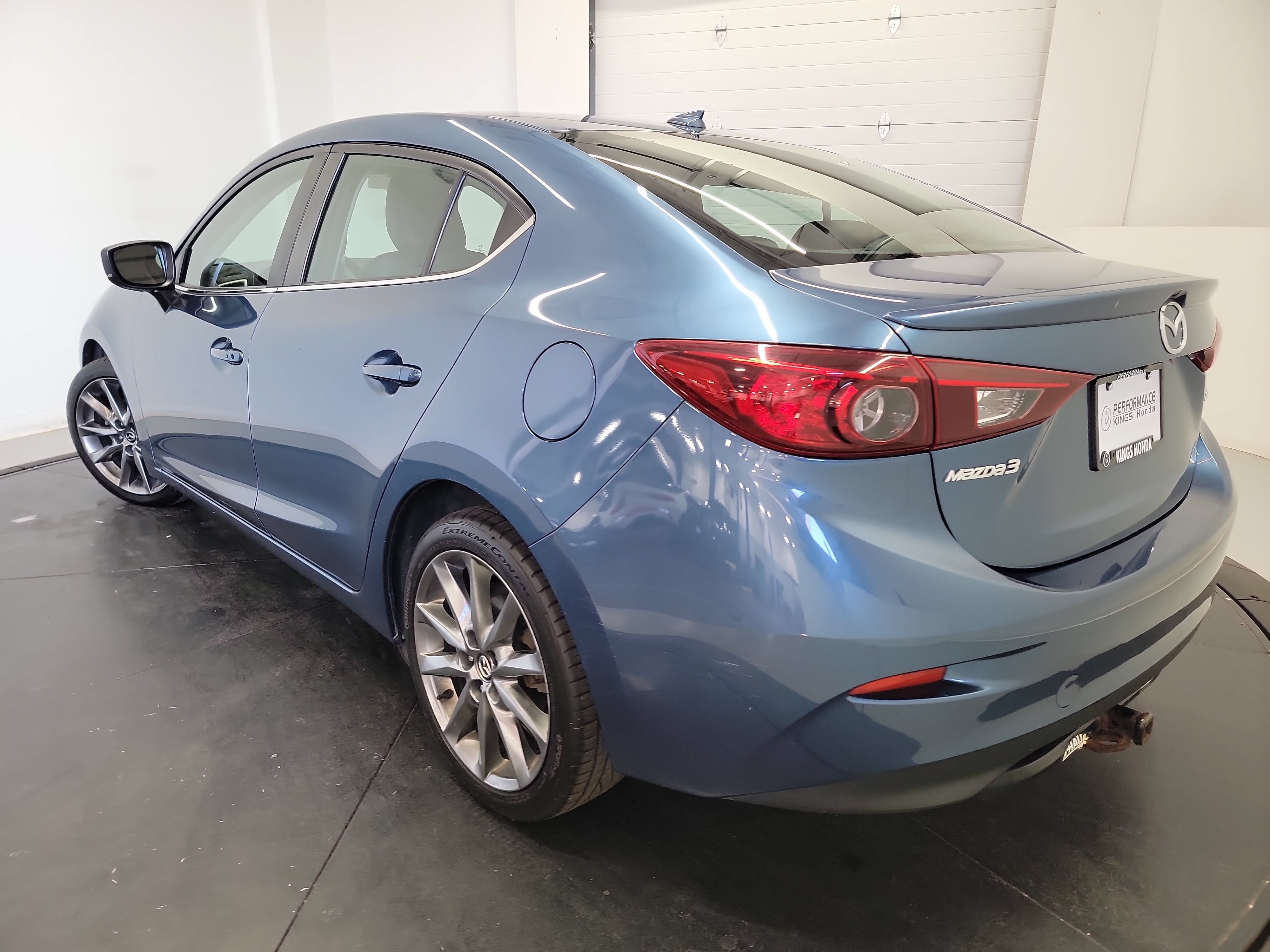 Used 2018 MAZDA MAZDA3 Touring FWD image 6