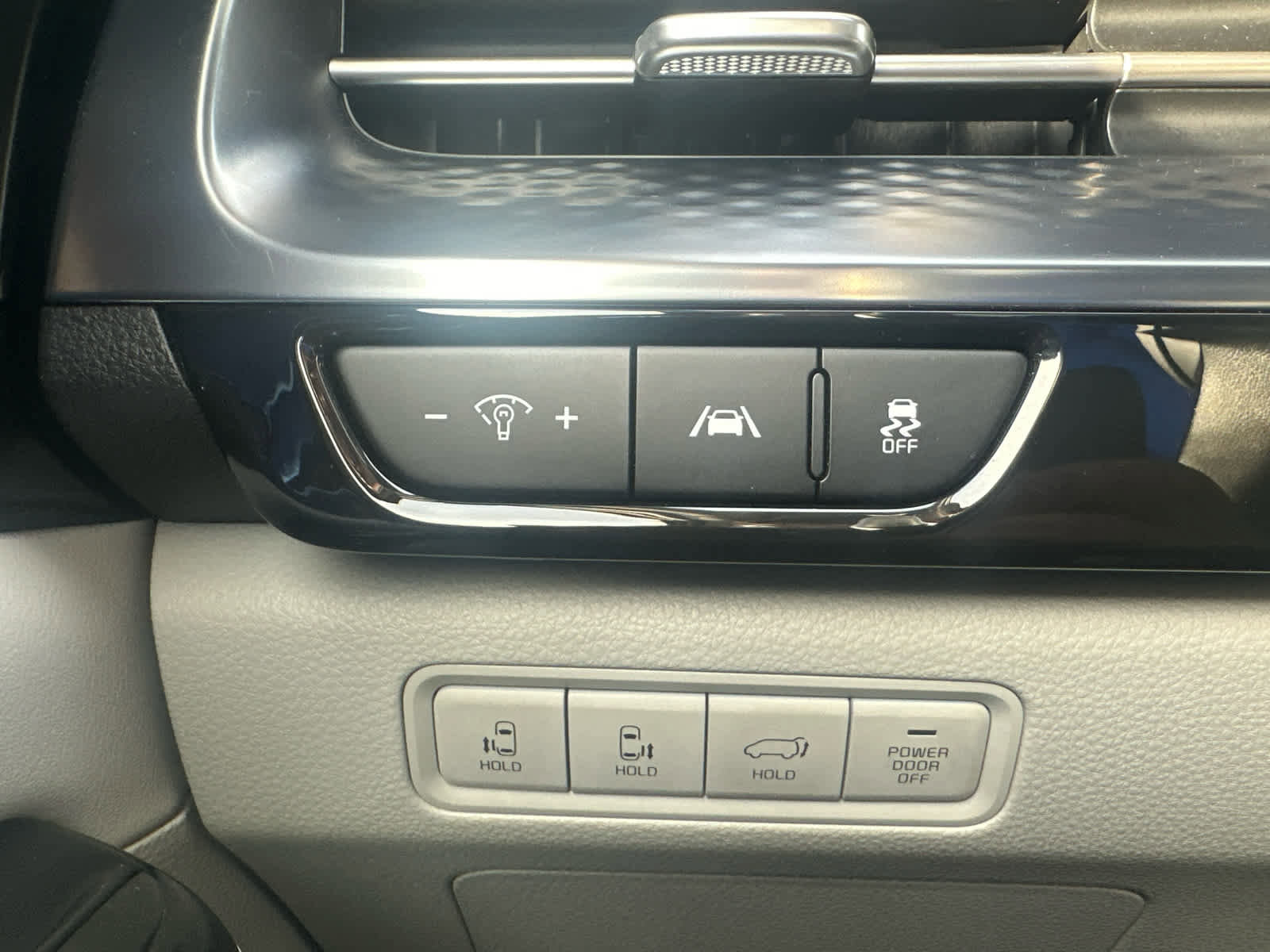 Used 2024 Kia Carnival SX Prestige image 41