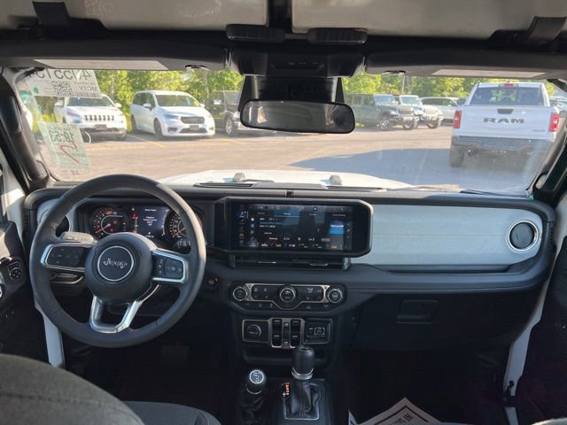 Used 2025 Jeep Wrangler Unlimited Sahara AWD/4WD image 10