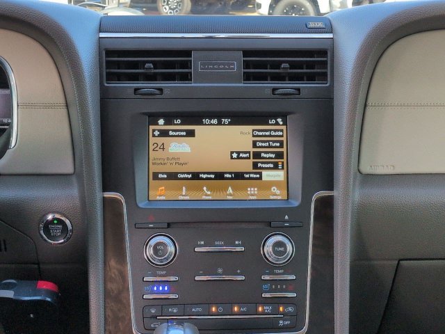 Used 2017 Lincoln Navigator Select RWD image 20
