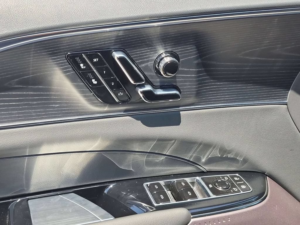 New 2026 Cadillac Lyriq Luxury AWD/4WD image 13
