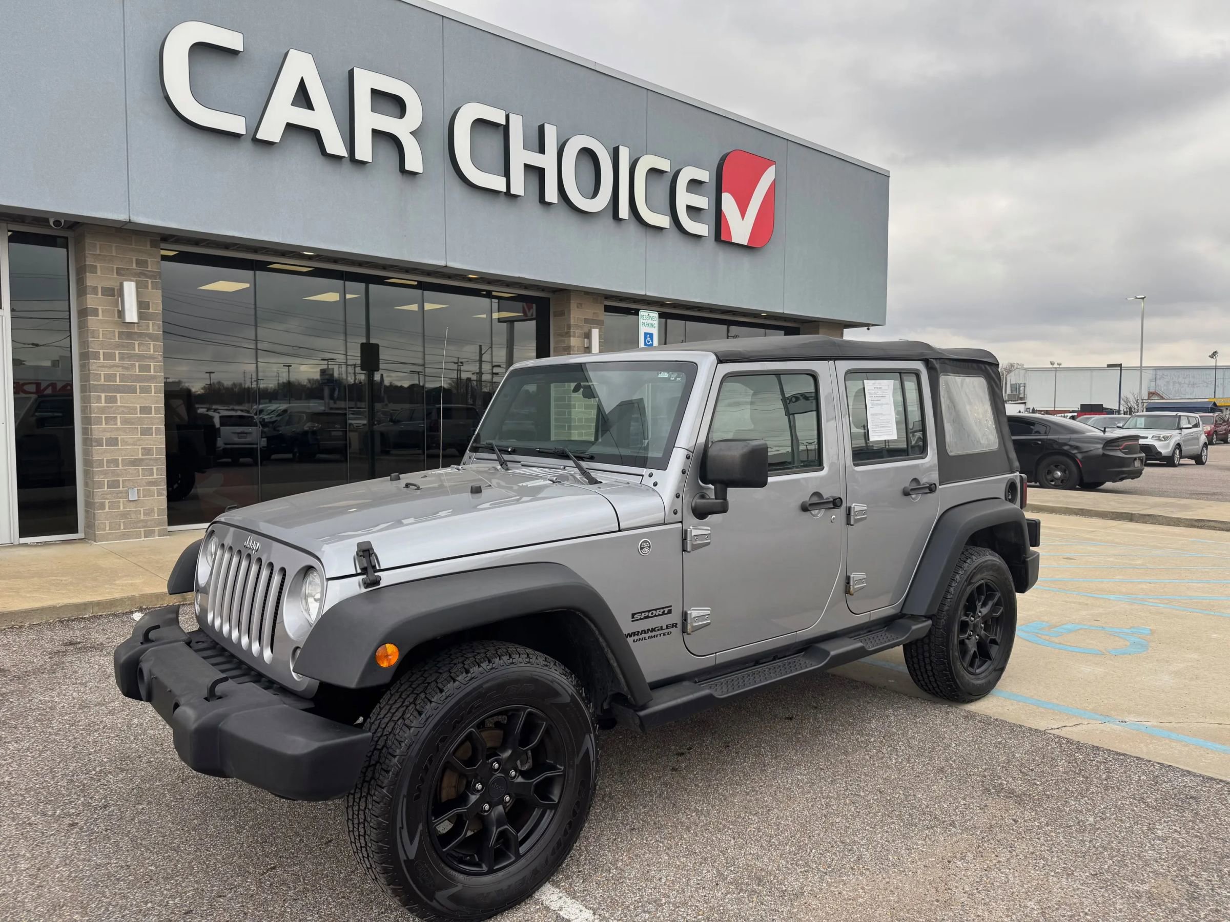 Used 2017 Jeep Wrangler Unlimited Sport image 1