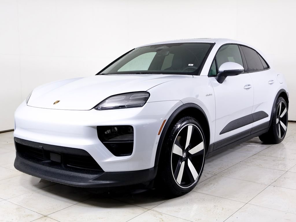 New 2026 Porsche Macan 4 Electric AWD/4WD image 1