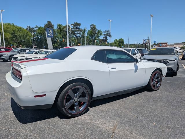 Used 2014 Dodge Challenger SXT RWD image 6