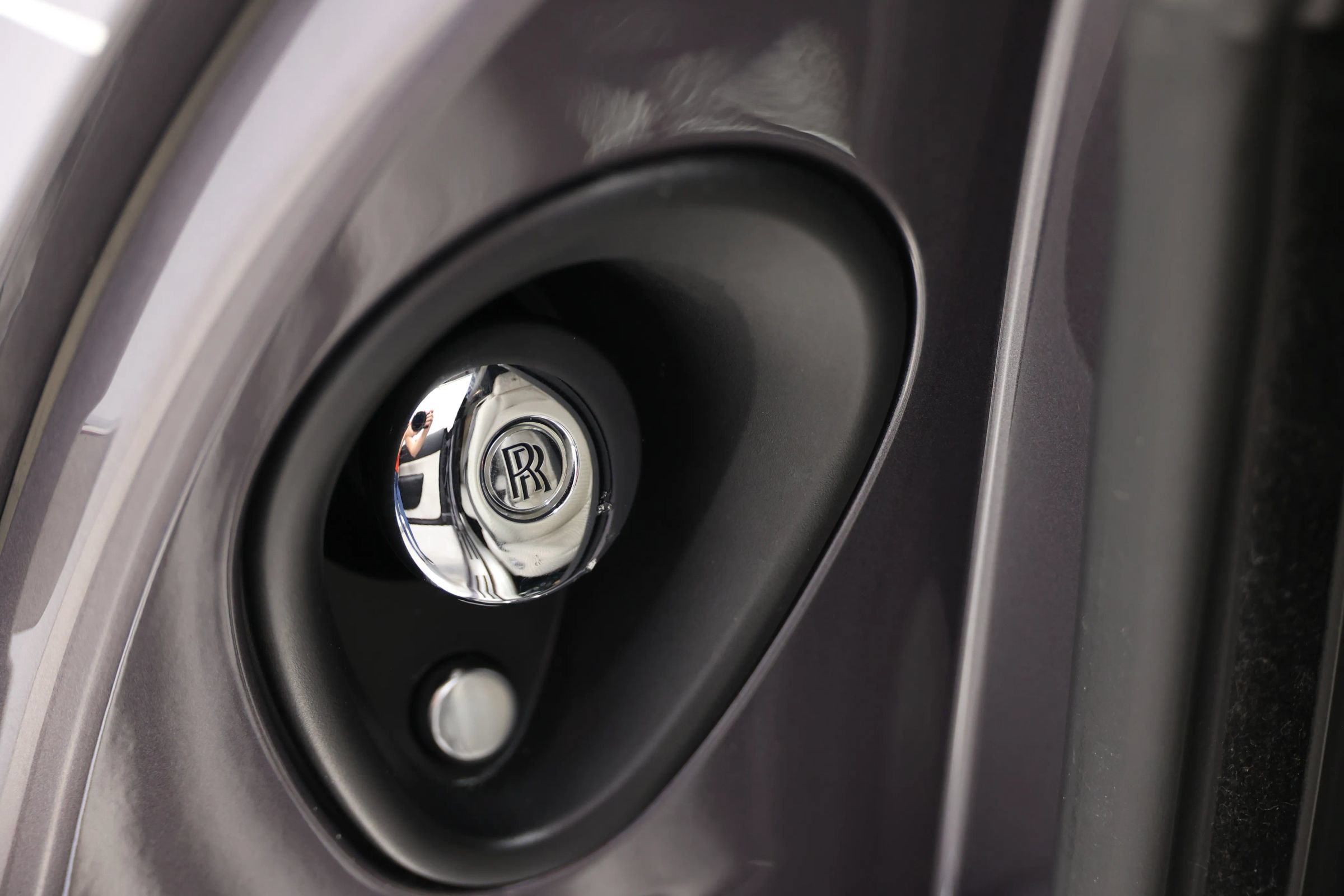 Used 2017 Rolls-Royce Wraith RWD image 19