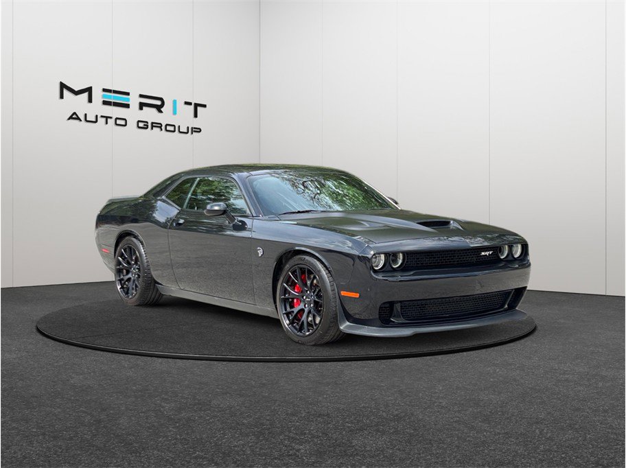 Used 2015 Dodge Challenger SRT Hellcat image 1