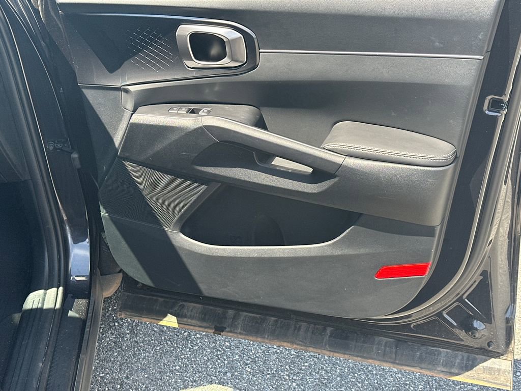 Certified 2025 Kia Sorento S w/ Panoramic Sunroof Package FWD image 14