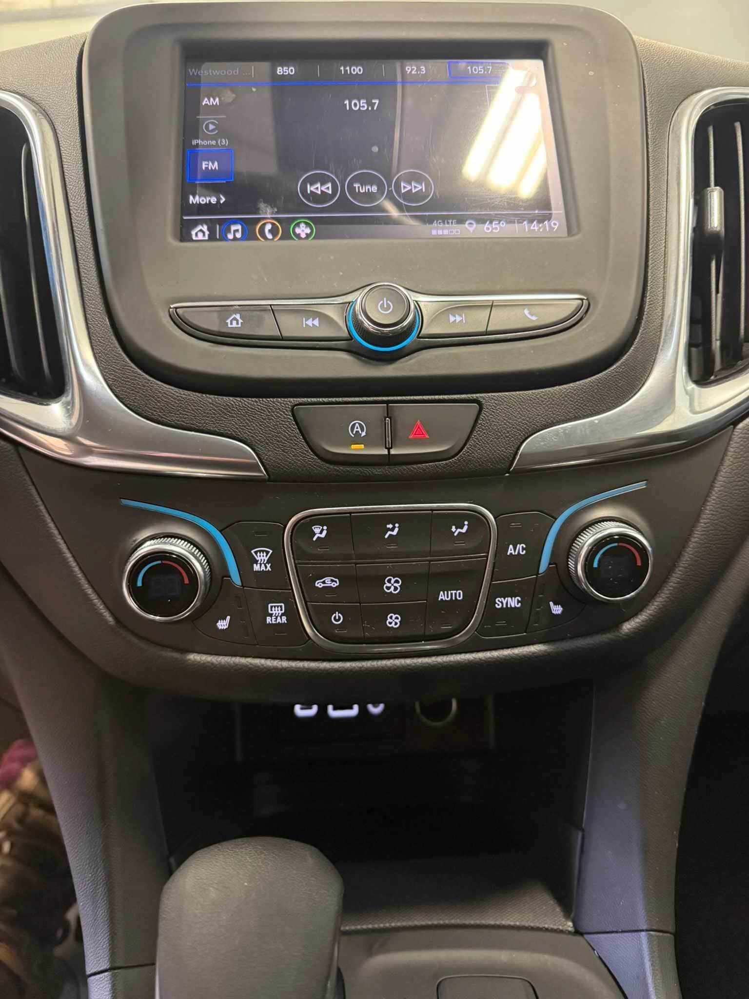 Used 2024 Chevrolet Equinox LT FWD image 33