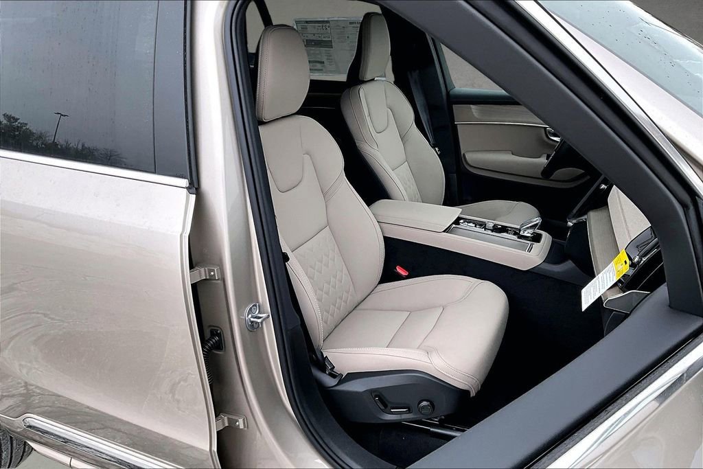 New 2026 Volvo XC90 B6 Plus w/ Protection Package Premier image 11