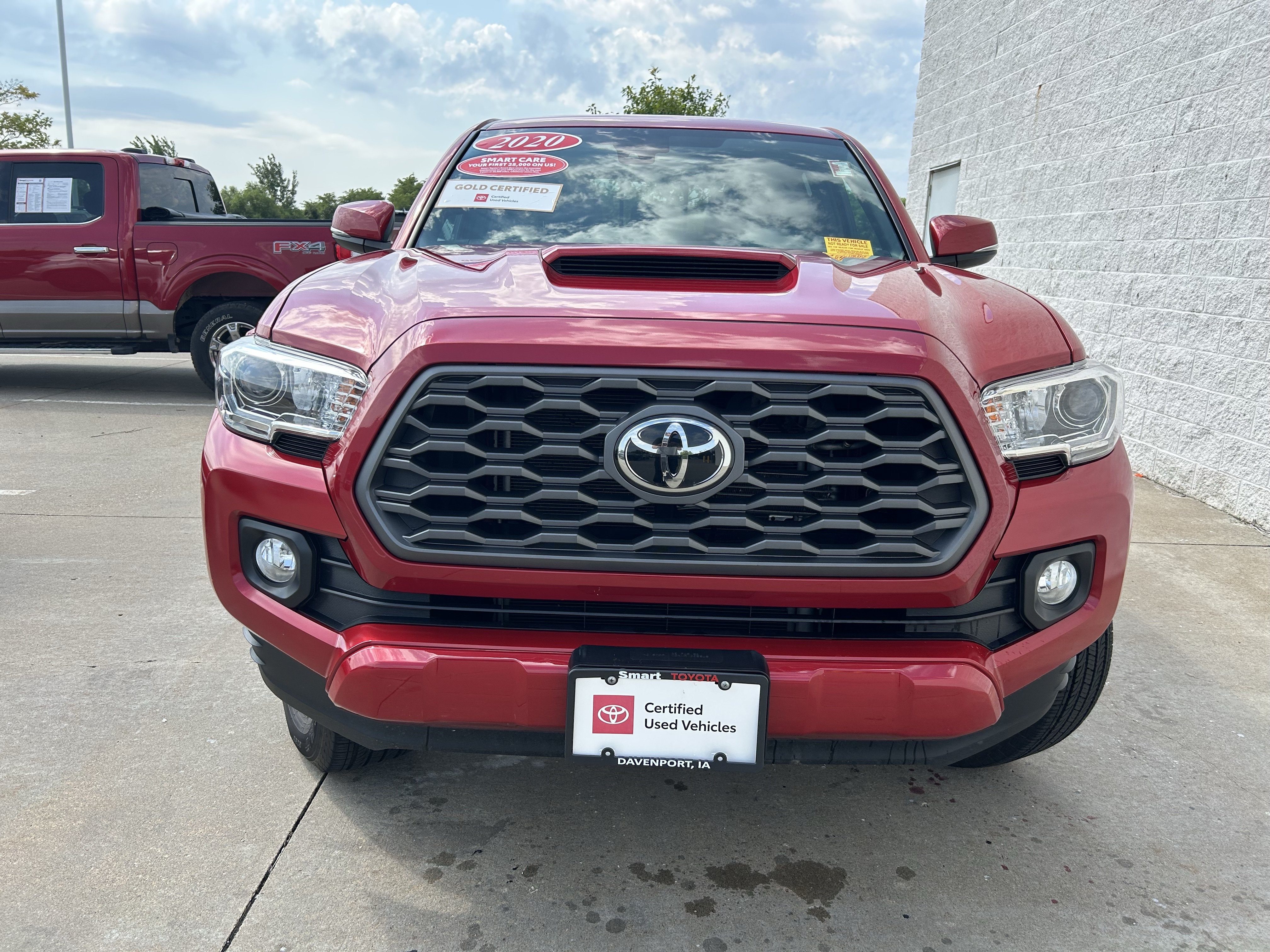 Used 2020 Toyota Tacoma TRD Sport w/ Technology Package AWD/4WD image 2